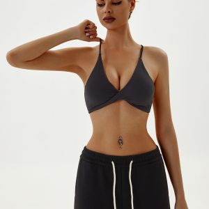 ホルターネック 前ねじりヨガブラ クロスストラップ 美背中 スポーツブラ ノンワイヤー パッド付きフィットネスインナー
